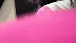 Padrastro Pervertido Frota Los Calzoncitos De Su Hijastra En Su Verga Y Termina Follandola Hasta Correrse