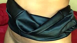 Ebony Milf Feels Vibrator Pleasure Then Pees