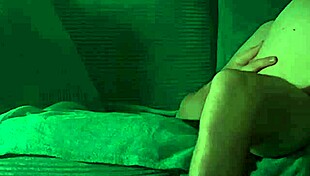 baise passionnée et gorge profonde sur le canapé, wet pussy everywhere