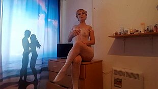 Blonde milf white queen masturbates pussy on table