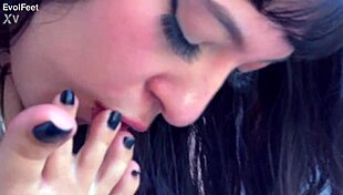 Choosing Which Toe to Lick First