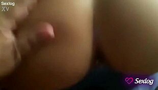 Gozando no cuzinho da safada com forca