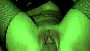 زوج خنثى يشاهد رجلين ينيكان زوجته للإذلال وكريم باي مزدوج 😈