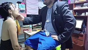 Secretaria Va Buscando Trabajo Y El Jefe La Termina Follando Ara Asegurar El Puesto Que Mamadon