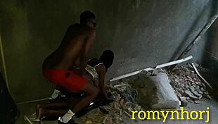 novinha de shortinho da favela no rio de janeiro fudendo na casa abandonada 😈