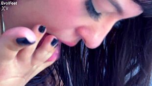 Choosing Which Toe to Lick First