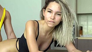 exploring sensations with a partner in quick sessions