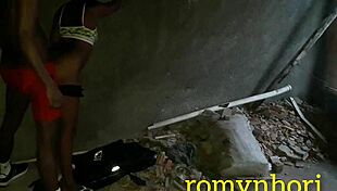 novinha de shortinho da favela no rio de janeiro fudendo na casa abandonada 😈