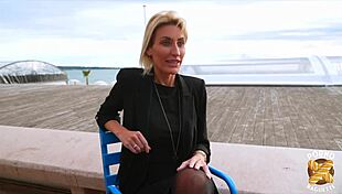 Anouk, 30, the psychologist expert in cocks.