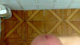 oh, the pleasure of my linda cumshot feels so intense