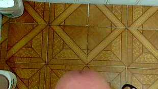 oh, the pleasure of my linda cumshot feels so intense