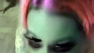 sluty al�en love sucking dick deepthroat