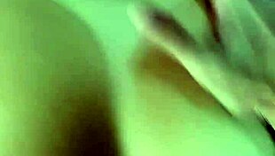 com plug no cuzinho ninfetinha loirinha seduz o melhor amigo do seu esposo e pede pra ele foder sua buceta e depois o cuzinho até encher ele de porra