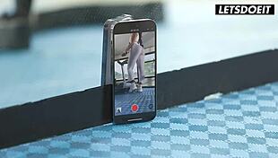 فتاة بريطانية ثديية هولي داي تنيك مدرب أليكس ستار