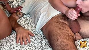 Kelly Et Pam Femmes Aux Gros Seins Se Partagent Une Queue