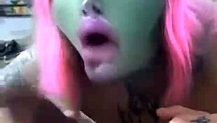 sluty al�en love sucking dick deepthroat