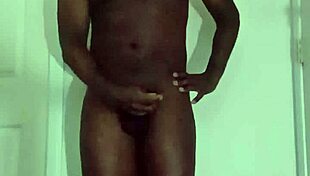 Girl Tells Joke Then Masturbates Solo on Ass