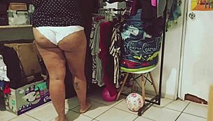 Bbw gordita mexicana doing room cleaning voyeur style