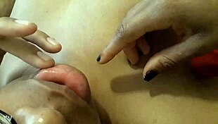 Sexy Colombian morena with big tits 😍