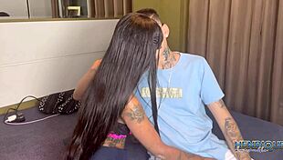 a mina do xvideos tava com fogo na bucetinha dela por mim e comi ela antes de nos encostar no baile