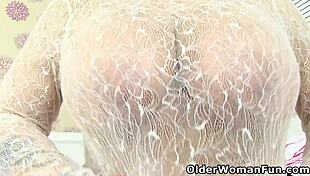 Heavy Titted Milf Alexa Lets You Enjoy Her Hot Cunt