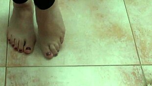 Sexy feet dancers perform enticing routines