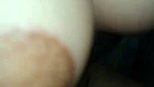 Descubro A Mi Hermanastra Masturbándose Y Por Mi Silencio Me Deja Follarla!