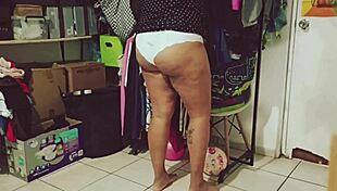 Bbw gordita mexicana doing room cleaning voyeur style