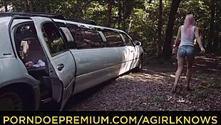 명예 메이드들이 야한 레즈비언 섹스 페스트 펑키해요