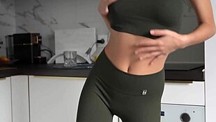 i fuck my juicy blonde girlfriend hard