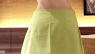 japanese beautiful girl shows off her navel-baring outfit