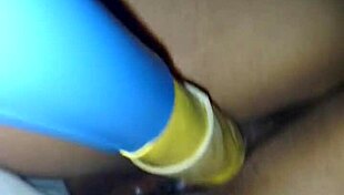 S woman uses sextoy for cream pie. Orgasmo masturbate session.