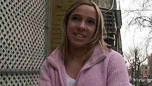 putitas lesbianas exploring each other's bodies passionately