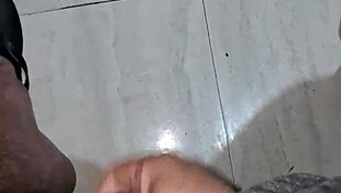 Meu Mini Pau Esquentando E Gozando