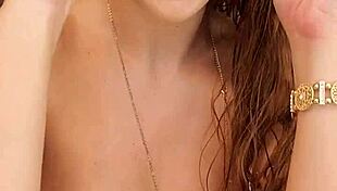 kylie cupcake heads outdoor for a hand solo session