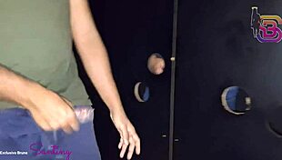 puta gostosa sucking huge black cock and giving to the big eater