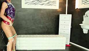 euro i masturbate at gloryhole for bukkake in high def