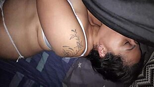 Encuentro A La Mama De Mi Mejor Amigo En La Habitacion Y Me Aprovecho Que Esta Caliente