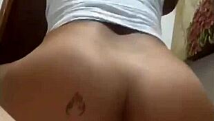 Ruiva putona faz chamada de vídeo com o amante e logo depois o marido arregaça o cu da vagabunda 😈