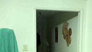 belinha gifts pussy and gets two cumshots inside