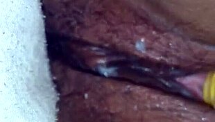 S woman uses sextoy for cream pie. Orgasmo masturbate session.