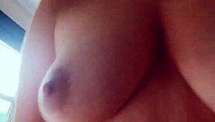 Famous hotwife rides her husband on homemade sextape