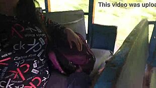 las nuevas formas de ligar en un bus un desconocido me toca las nalgas mientras viajo al campo a visitar a mi marido yo me puse sucia y terminamos haciendo locuras