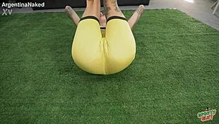 Look at that huge thigh-gap puffy cameltoe on the skinny tattooed babe in yoga leggings.