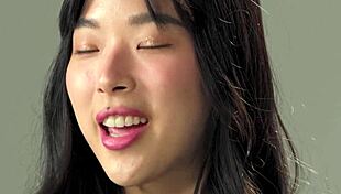 Watch Elle Lee Masturbate To Orgasm After Podcast