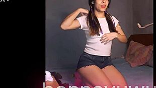 Bonneyuwu - 14 09 Argentina Puta Se Masturbaa En La Cama Con Un Dildo Transparente