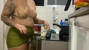 Young Girl Flashes Swollen Pussy In Kitchen Live.