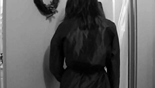 I encountered sexy psycho shower girl