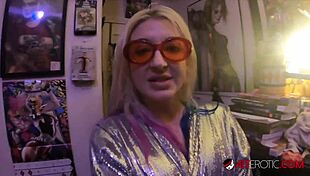 Quarantine fun with tattooed chick leya falcon masturbating!