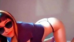 bonneyuwu inserting marbles with condom in wet pussy